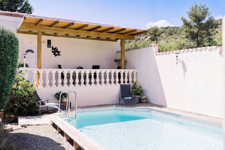 Location de vacances pour 2 personnes, avec Terrasse et Jardin à Siran