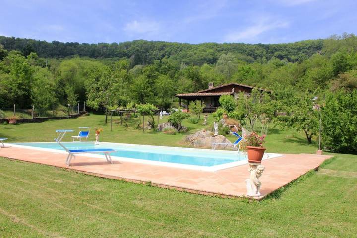 Casa vacanza per 6 persone, con Giardino e Piscina nonché Vista lago a Abbadia San Salvatore