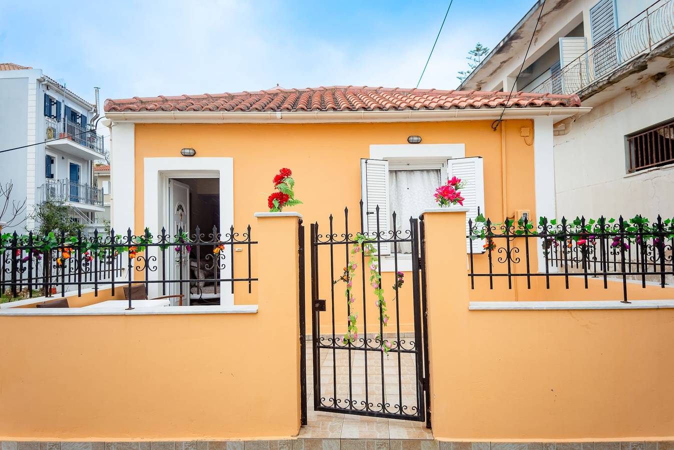 Spacious 2 Bd Detached House in Kefalonia w Patio in Lixouri, Kefalonia