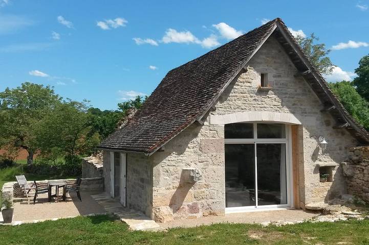 Gîte pour 3 personnes, avec jardin et terrasse à Thémines
