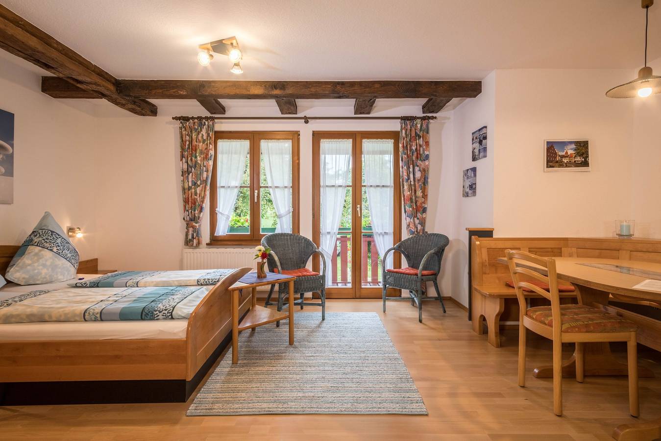 Ganze Wohnung, Ferienwohnung "Risthof 4" Balkon, gemeinsamer Garten, Sauna und Spielplatz in Owingen, Region Bodensee-Oberschwaben