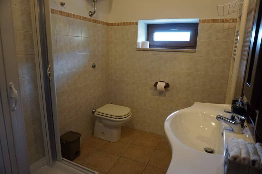 Appartamento intero, Ampio appartamento moderno completo di tutto e con splendida vista sulla valle in Longano, Matese