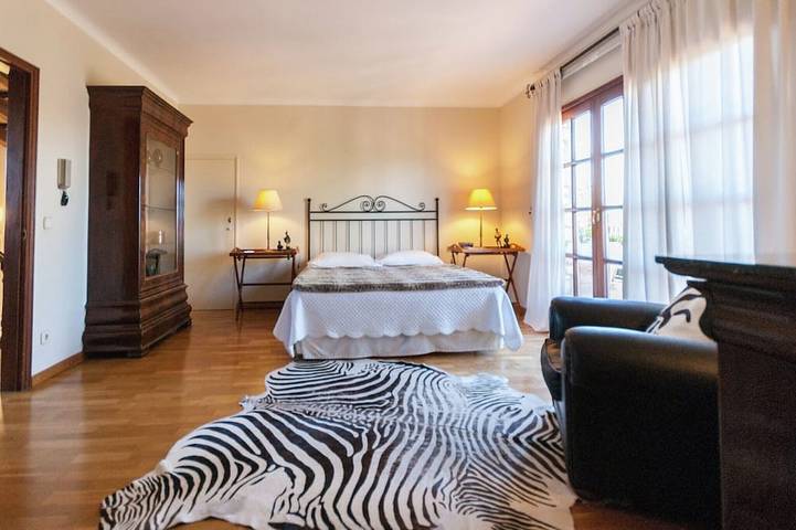 Location de vacances pour 8 personnes, avec piscine ainsi que jardin et balcon à Peralada - 4