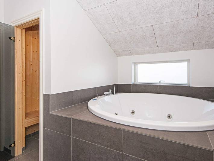 Ferienhaus für 10 Personen, mit Terrasse und Garten in Høll - 2