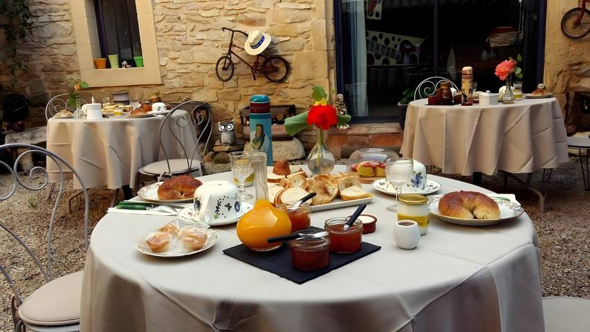 Alojamiento y desayuno para 5 personas, con jacuzzi y jardín - 1