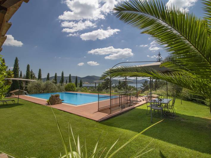 Ferienhaus für 4 Personen, mit Seeblick und Terrasse in Umbrien - 2