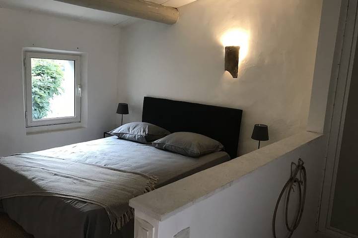 Location de vacances pour 8 personnes, avec terrasse à Saint-Martin-de-Castillon - 3