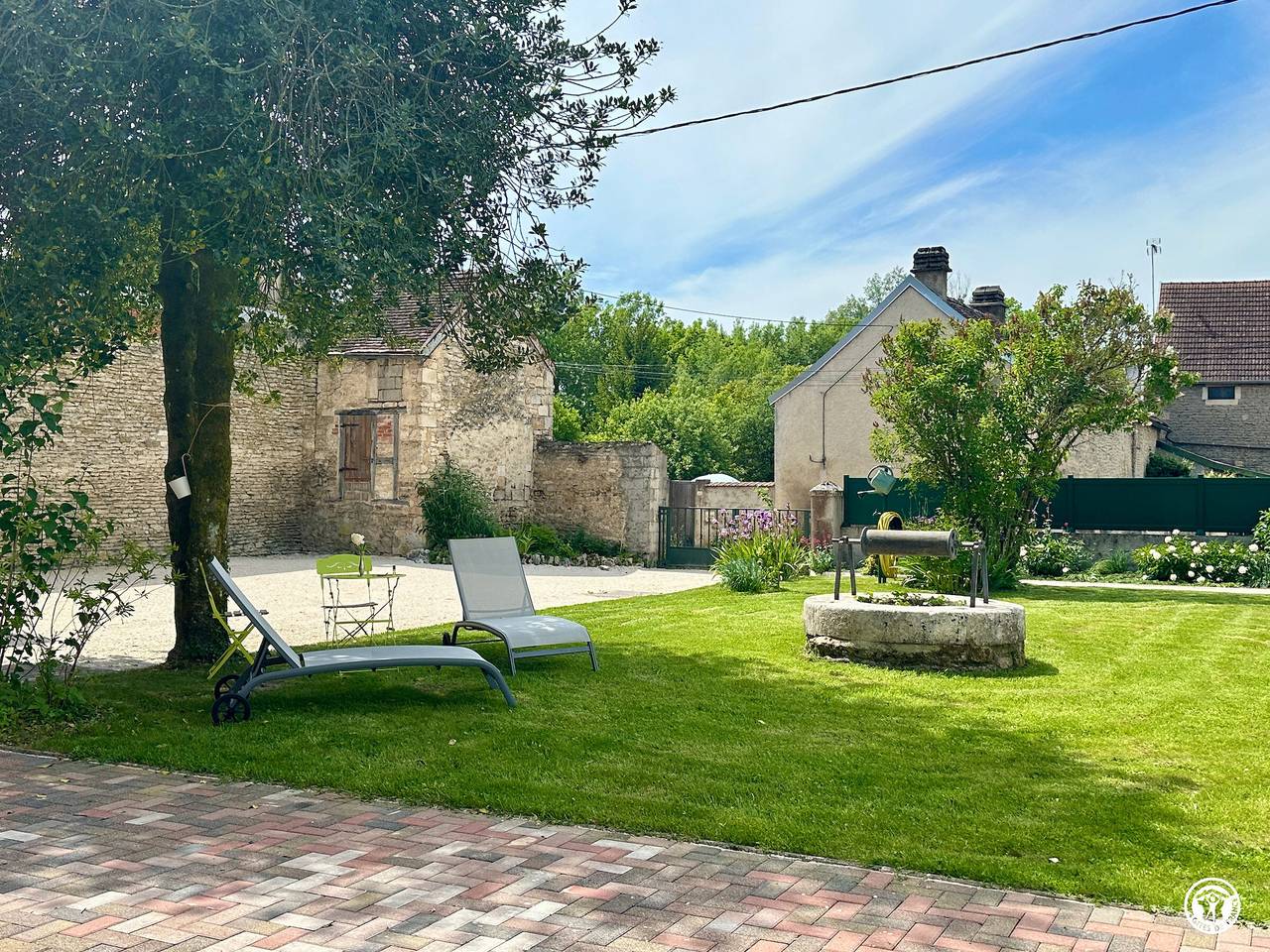 Authentic cottage in Leuglay - 5 people, enclosed garden in Leuglay, Montbard region