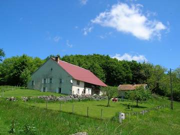 Gîte pour 10 personnes, avec terrasse et jardin, animaux acceptés dans Haut-Valromey