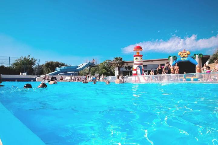 Ferienhaus für 6 Personen, mit Terrasse und Pool sowie Sauna in der Charente-Maritime