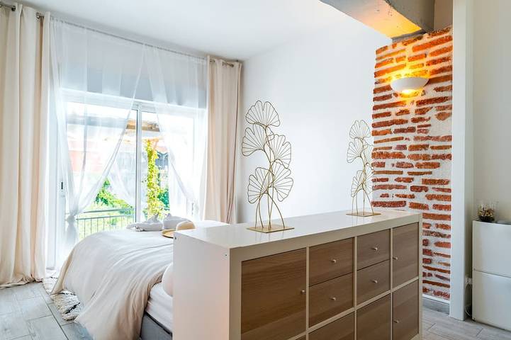 Villa Nueva, Original Home Rental ! in Villeneuve-sur-Lot, Quercy