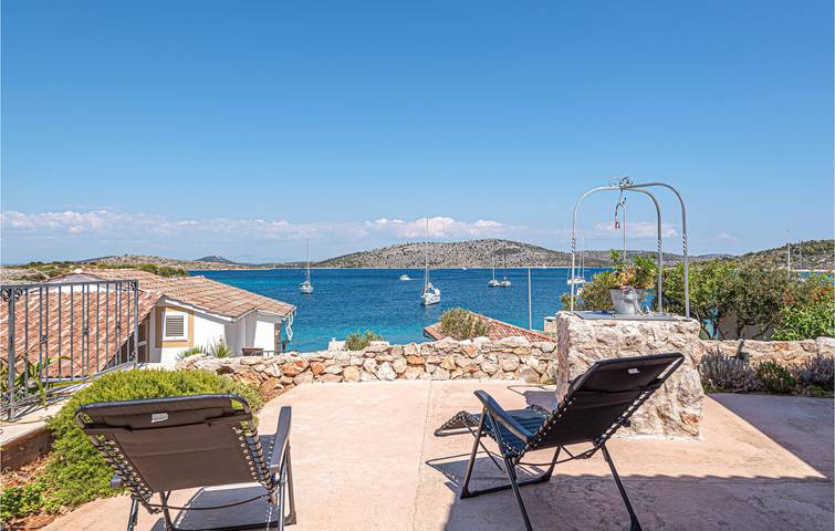 Ferienhaus für 4 Personen, mit Terrasse, mit Haustier in Grad Šibenik - 2