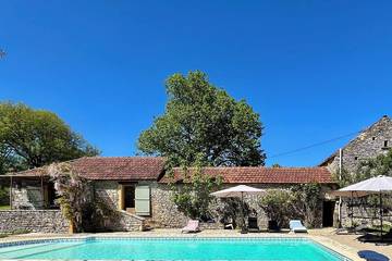 Location de vacances pour 9 personnes, avec jardin à Campagnac-lès-Quercy