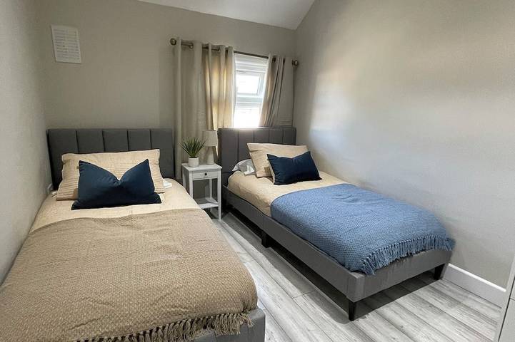 Luxury 3 bed house 10mins walk from Dartford town centre, fully refurbished in Dartford, Kent