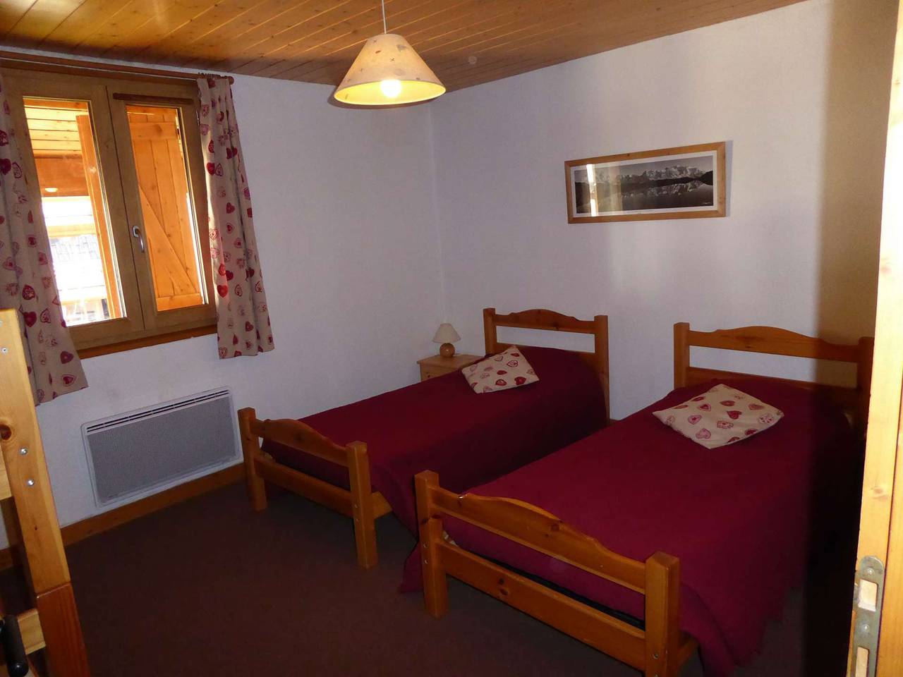 Entire holiday apartment, Les Lanchettes - Individual chalet, peaceful atmosphere with a beautiful view in Valmorel, Les Avanchers-Valmorel