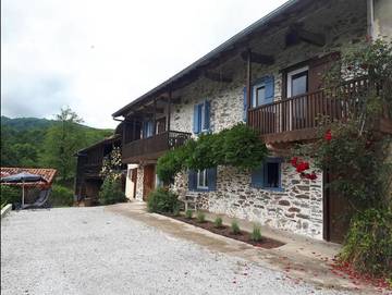 Location de vacances pour 10 personnes, avec vue et terrasse, animaux acceptés à Chein-Dessus