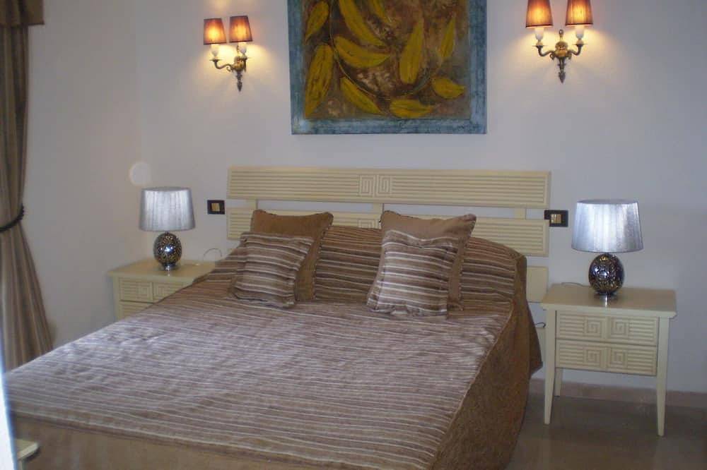 Panoramic Sea View Villa, Htd Pool, nr Beach/Marina/Village, Ac Wifi Uktv in Playa de los Guíos, Santiago del Teide