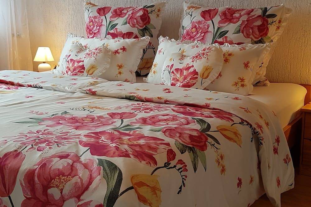 Ganze Wohnung, Großzügige, helle Wohnung mit Balkon im Süden von Augsburg in Augsburg, Bayerisch Schwaben