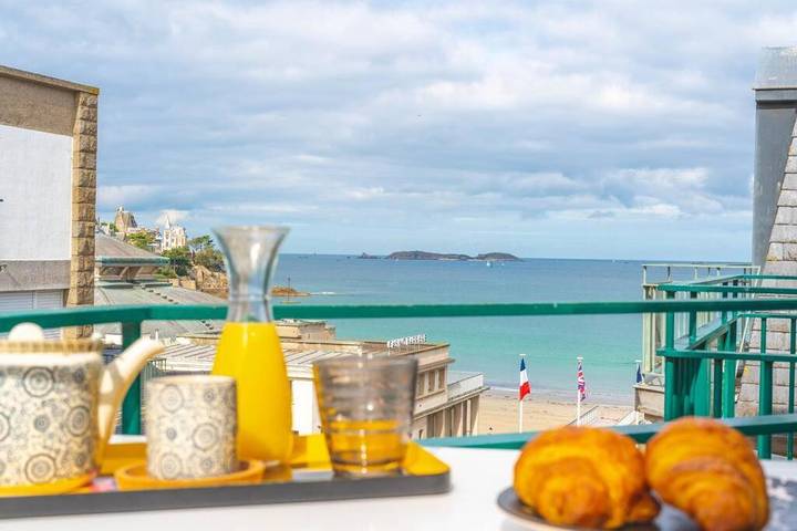Appartement de vacances pour 2 personnes, avec piscine ainsi que vue et balcon