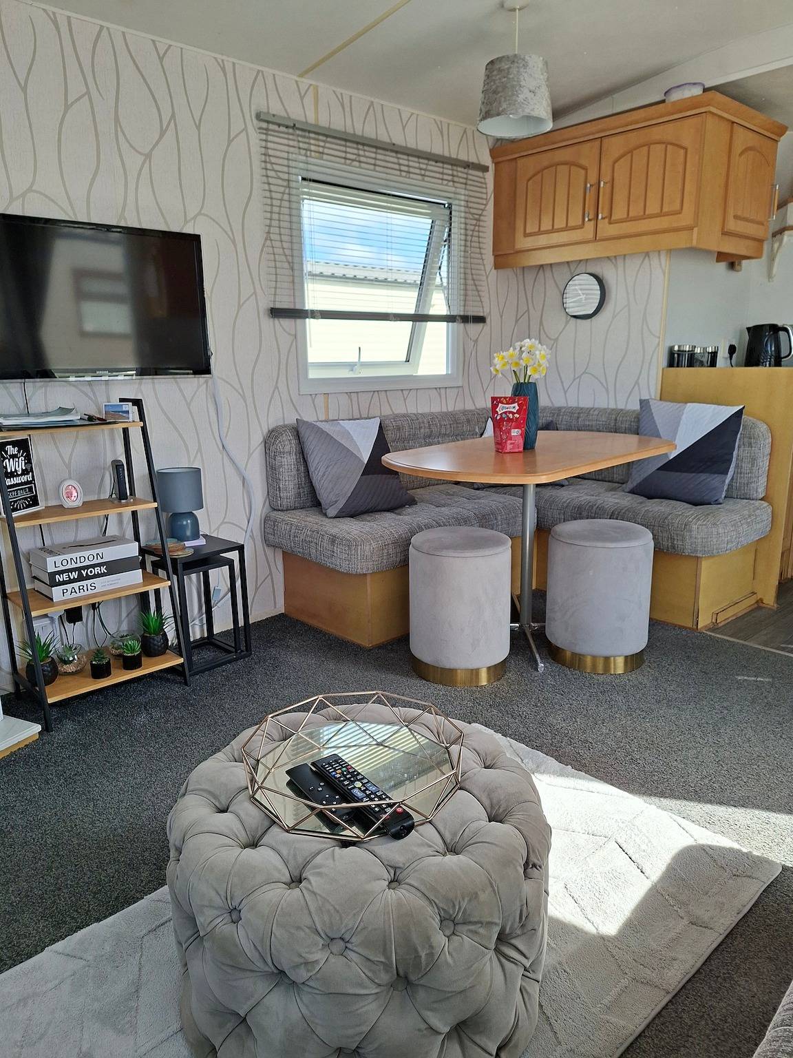 Family Caravan-Pets-Golden Palm-Pool-Arcades in Chapel St. Leonards, Lincolnshire