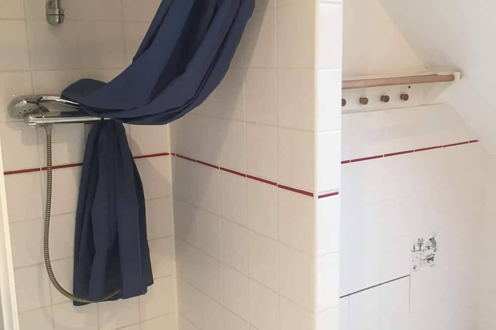 Quiet country property in the heart of nature 5 minutes from the beach in Plomeur, Côte de Cornouaille