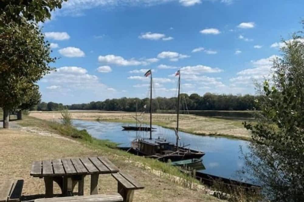 Gîte de charme à La Loire : Balnéo, Jardin, Parking in La Chapelle-sur-Loire, Vallée de la Loire