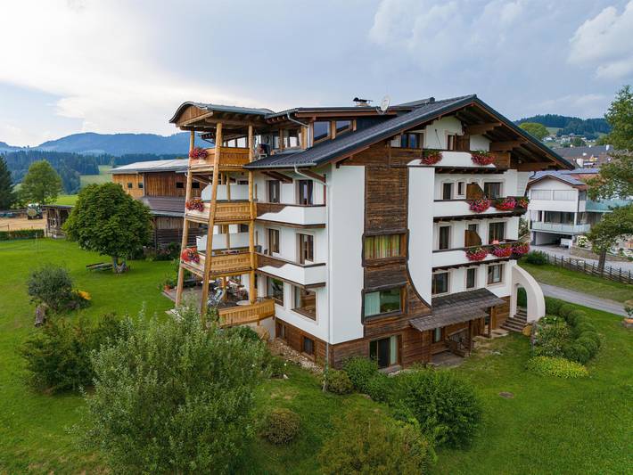 Ferienwohnung für 5 Personen, mit Balkon und Terrasse sowie Garten