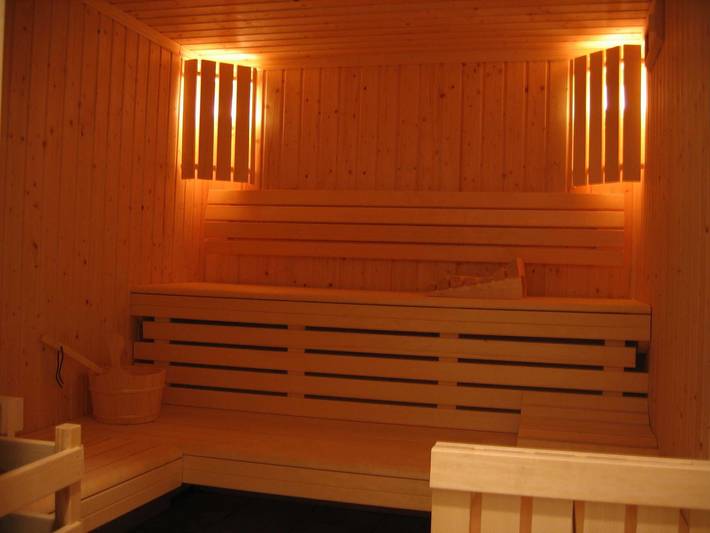 Gîte pour 8 personnes, avec piscine et balcon/terrasse, animaux acceptés dans Office De Tourisme De Notre Dame De Bellecombe - 2