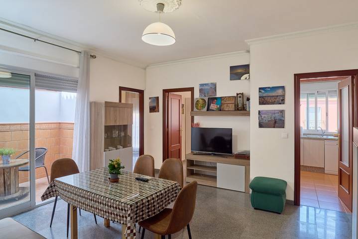 Appartement entier, Appartement 'La Molina' avec vue sur montagne, terrasse privée et balcon in Rute, Sierras Subbéticas