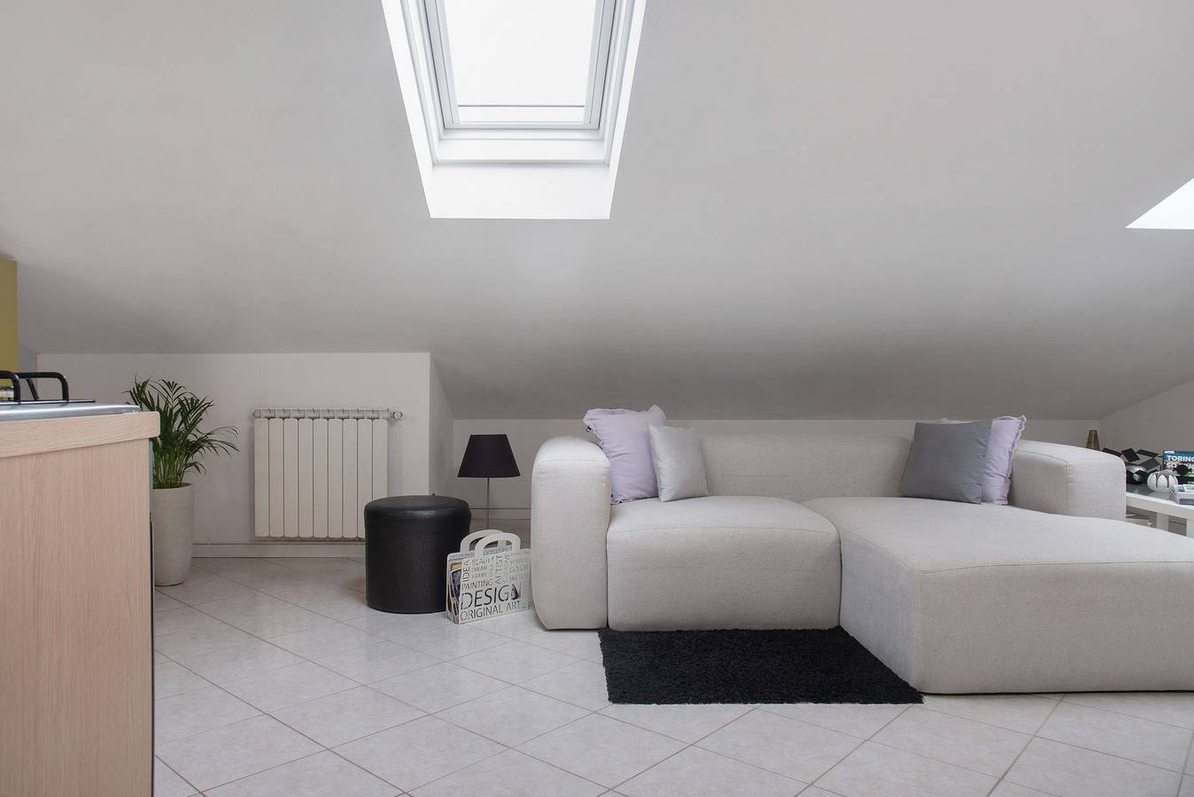 Ganze Wohnung, Ferienwohnung im Dachgeschoss 'Massimo - Verbania Intra' mit Wi-Fi und Klimaanlage in Intra (Verbania), Comune di Verbania