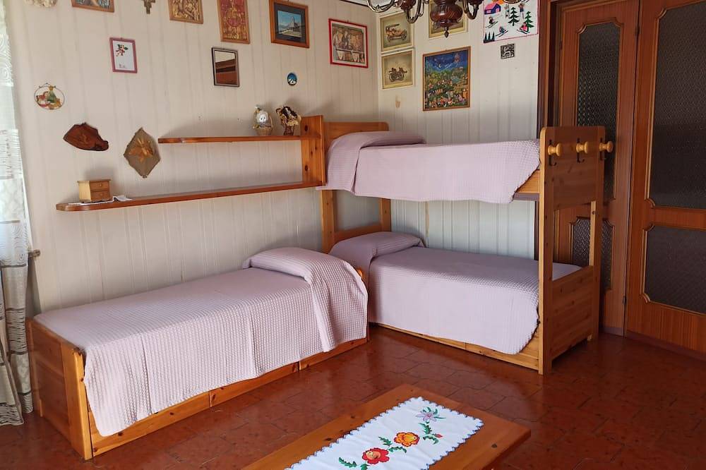 Iseosee - Freistehendes Haus mit finnischem Wannengarten, Wi-Fi-Nebengebäude in Solto Collina, Gemeinde Solto Collina