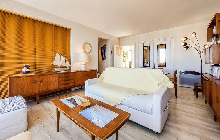 Appartement de vacances entier, Appartement avec vue sur la mer, Wi-Fi, parking et lave-linge - à 1,5 km de la plage in Pontaillac, Royan