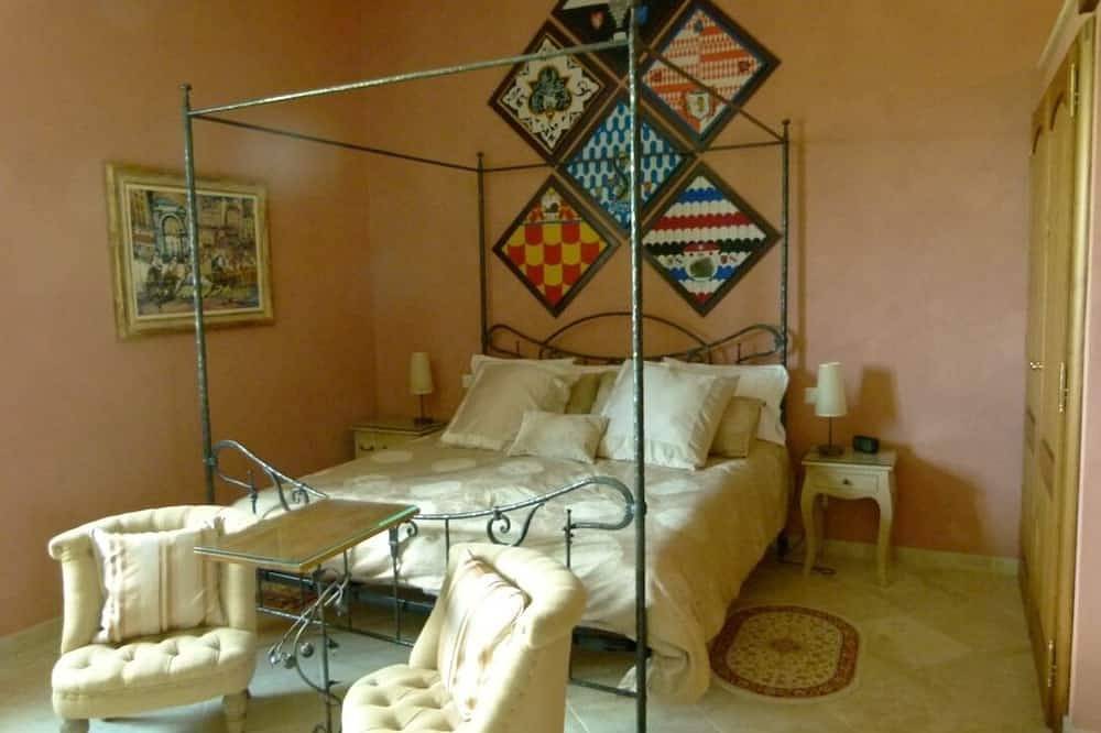 Beautiful 5-Bedroom Villa - Walk to Montepulciano w/Pool, Jacuzzi & Fitness Room in Montepulciano, Siena e dintorni