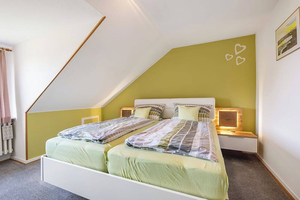 Ganze Wohnung, Ferienwohnung 'Hallighof' mit Meerblick, Gemeinschaftsgarten und Wi-Fi in Langeneß, Halligen