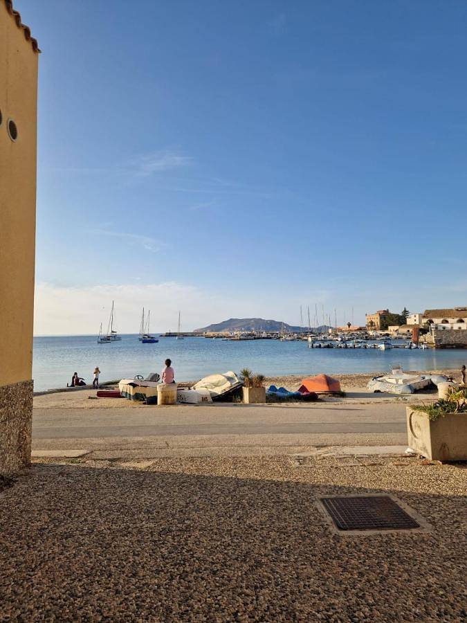 Appartamento intero, One-Bedroom Apartment in Favignana città, Favignana