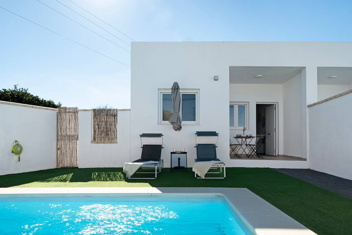 Apartamento entero, Apartamento 'Casa Santolina' con piscina privada, terraza privada y aire acondicionado in Vejer de la Frontera, Costa de la Luz
