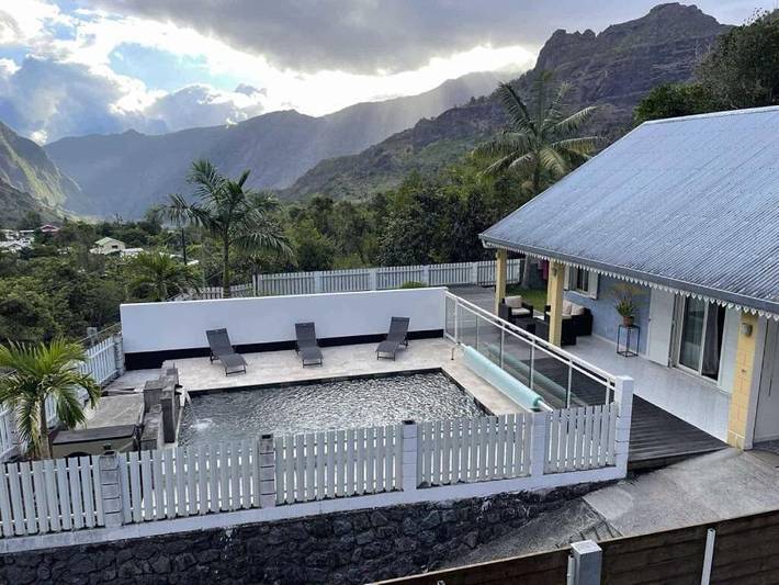 Maison de vacances pour 8 personnes, avec terrasse ainsi que piscine et vue