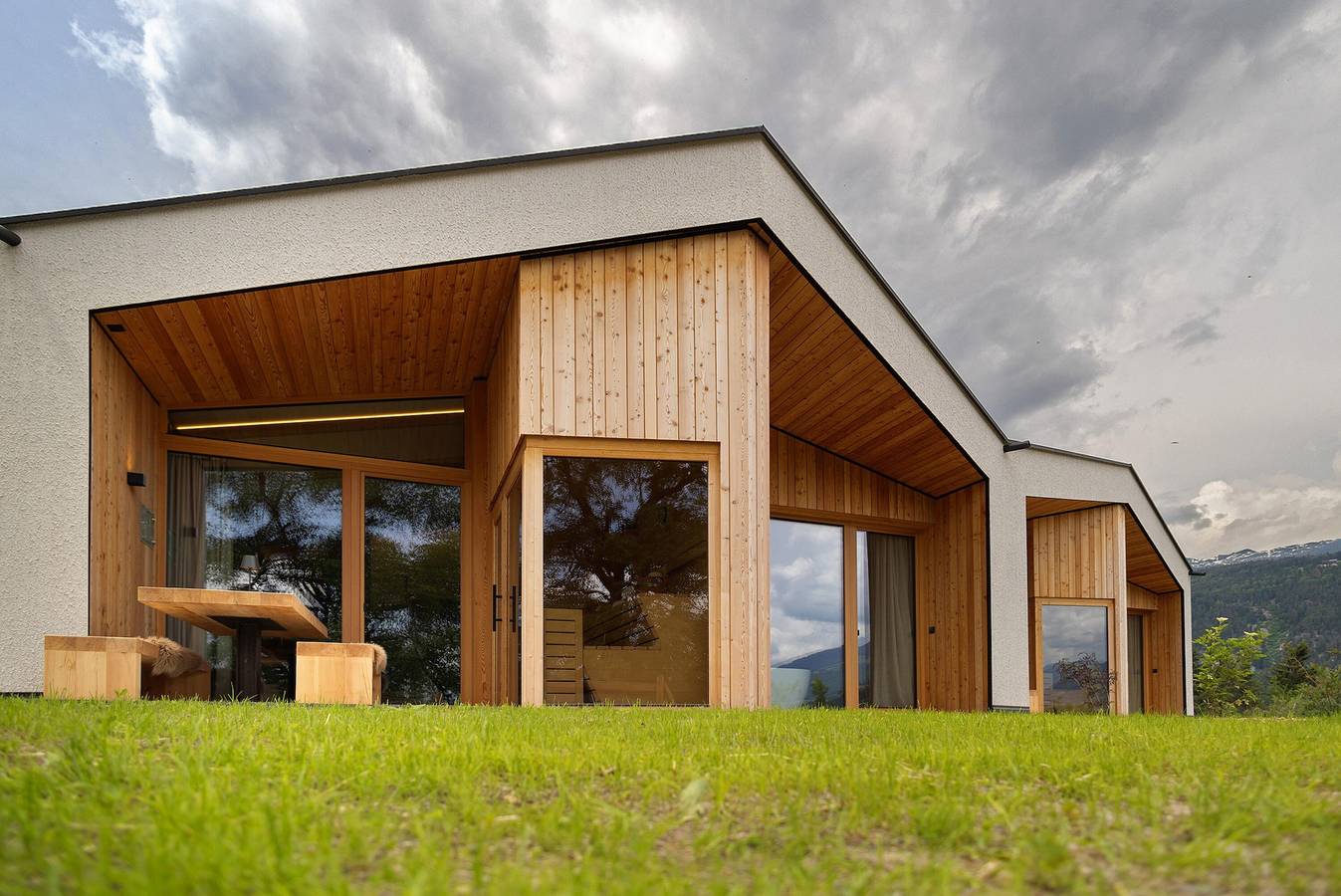 Appartamento intero, Oberplunerhof Chalet Skyline di Lusso con Vista Montagna, Terrazze Private e Giardino in Getzenberg, Chienes