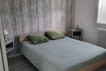 Location de vacances pour 8 personnes, avec balcon et jardin à Villedieu