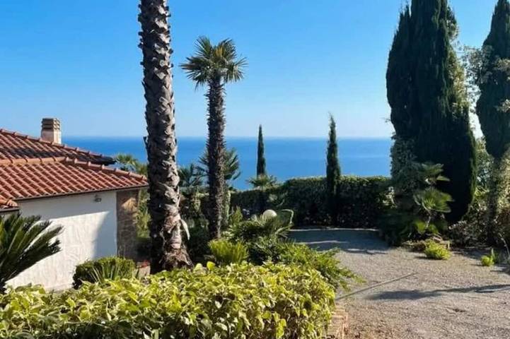 Ferienhaus für 8 Personen, mit Balkon und Garten, mit Haustier in Cipressa