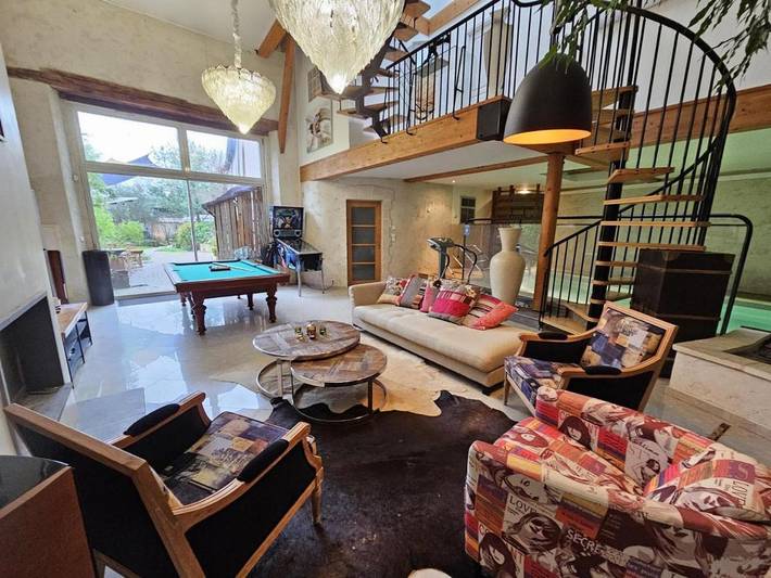 Location de vacances pour 4 personnes, avec piscine et jardin à Pierry