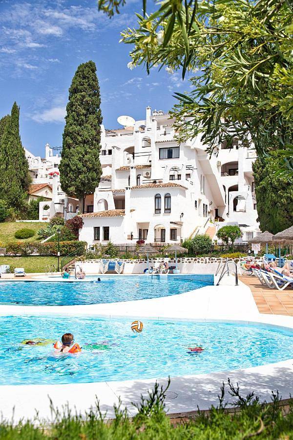 Apartahotel para 4 personas, con Balcón además de Terraza y Piscina en Benalmádena