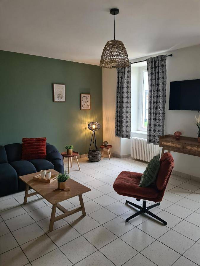 Location de vacances pour 5 personnes, avec vue ainsi que terrasse et jardin à Saint-Malô-du-Bois - 3