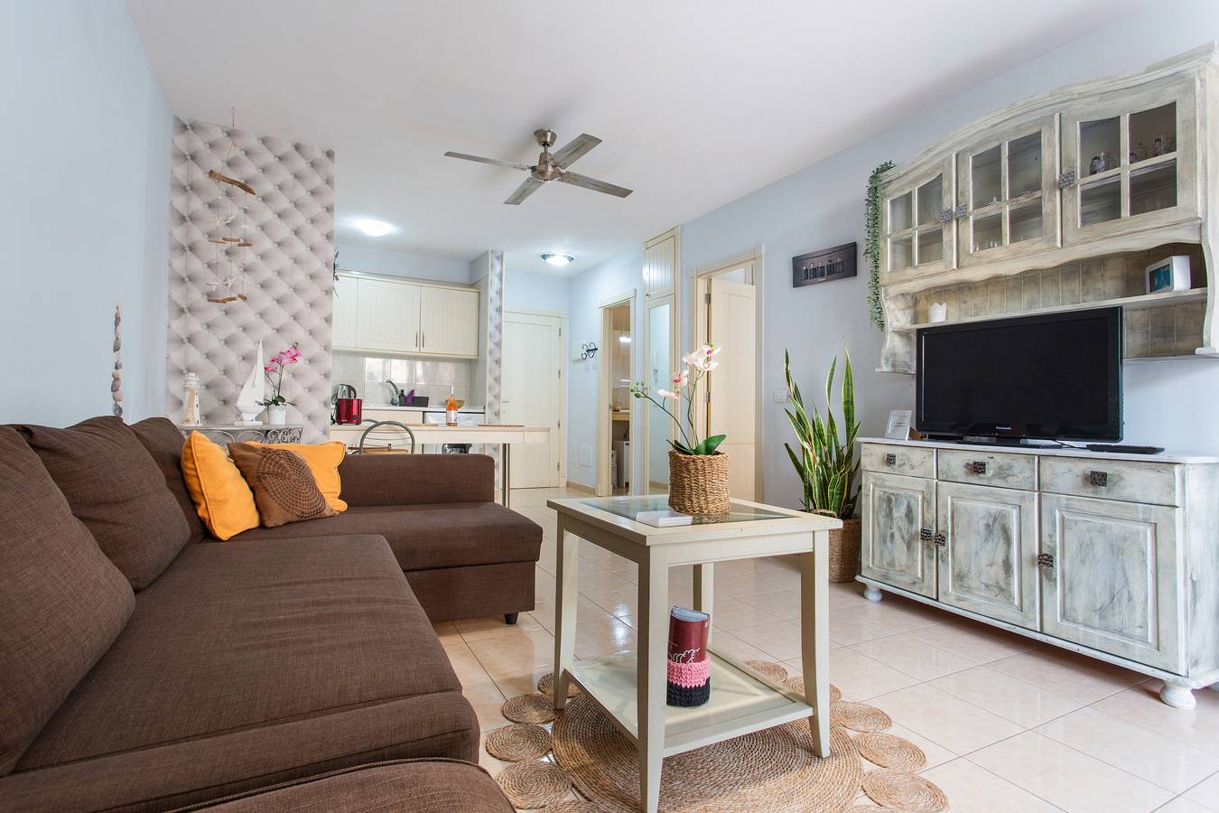 Apartamento entero, Vacaciones 'Nos Lo Merecemos' con vistas a la montaña, piscina compartida y Wi-Fi in Puerto Santiago, Santiago del Teide