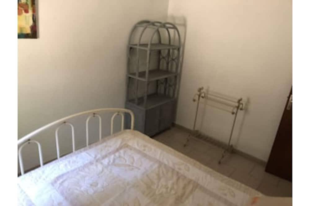 Apartamento entero, Ground floor in villa in L'Île-Rousse, Region de Calvi