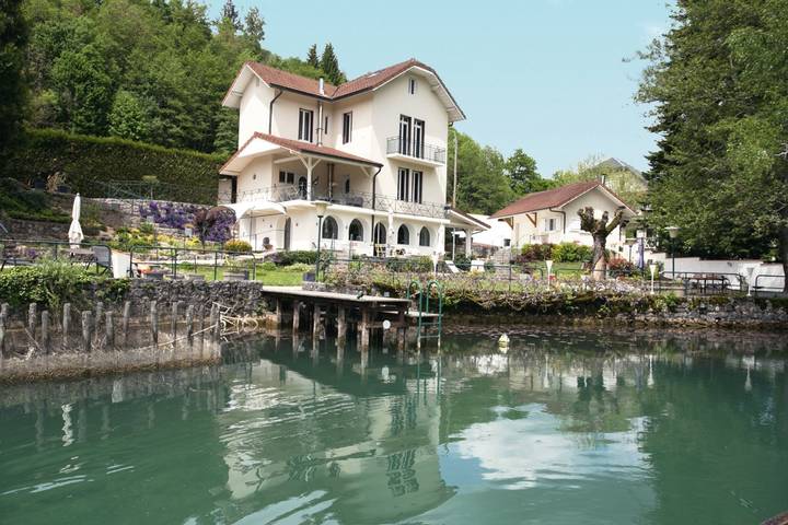 Villa für 8 Personen, mit Balkon und Terrasse sowie Garten und Seeblick in Savoie