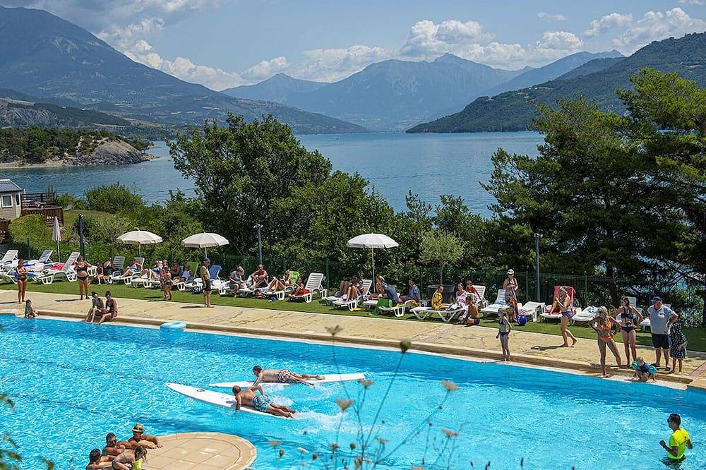 Lake view rental serre poncon hautes alpes in Chorges, Écrins National Park