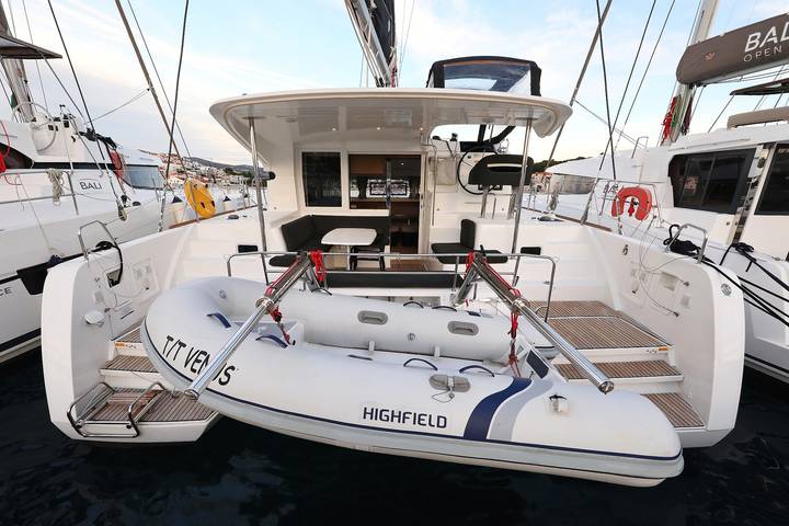Boat for 8 people in England
