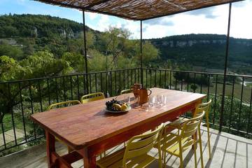 Gîte pour 5 personnes, avec jardin et terrasse, animaux acceptés à Saignon