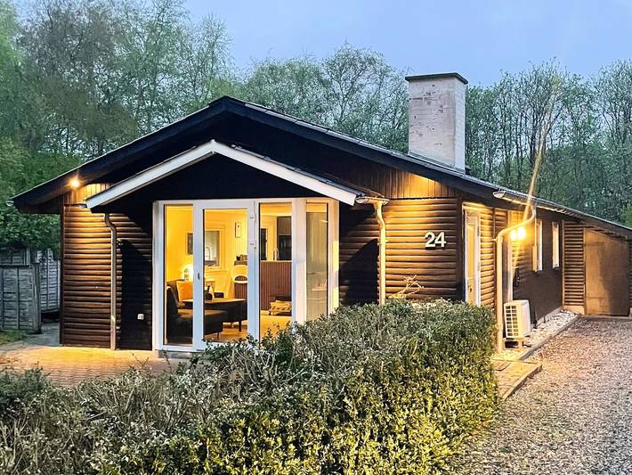 Ferienhaus für 6 Personen, mit Whirlpool und Terrasse sowie Sauna in Bork Havn